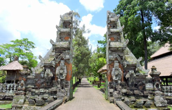 Water Temples of Bali Indonesia – Taman Ayun, Tirta Empul